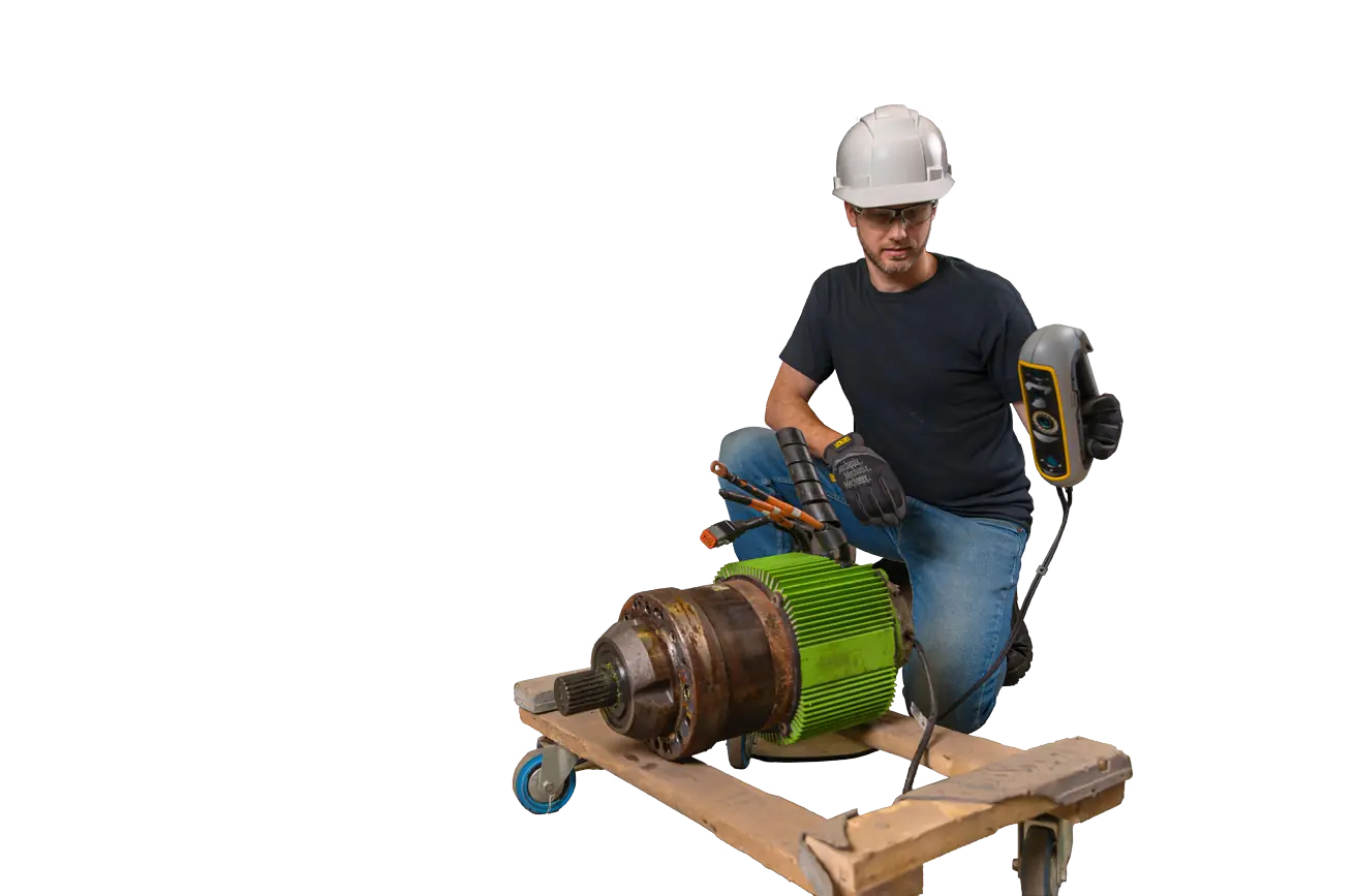 Operador usando Peel 3D en una aplicación industrial