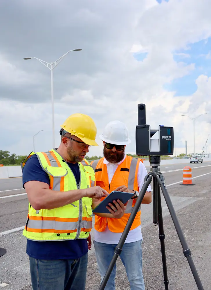 Operadores utilizando FARO Focus